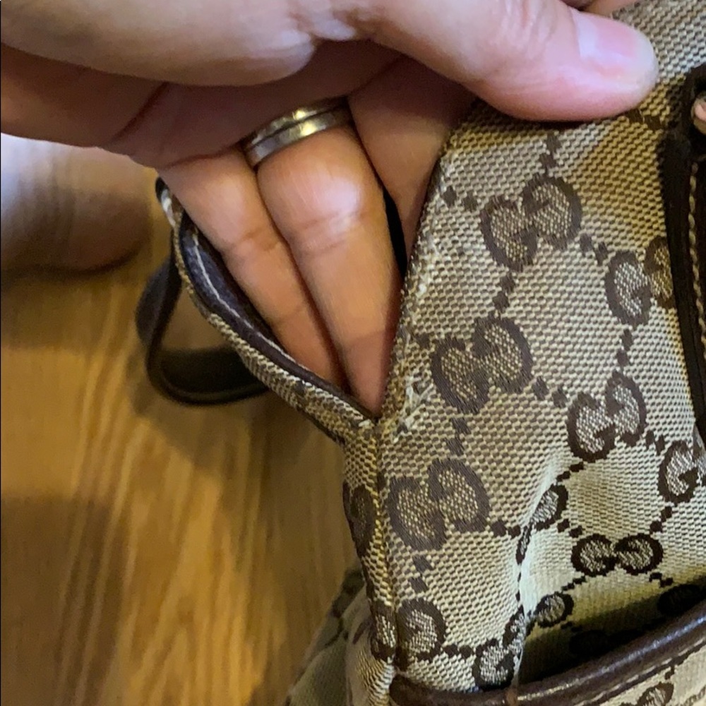 Authentic Vintage Gucci Shoulder Bag. OBO - Picture 10 of 16